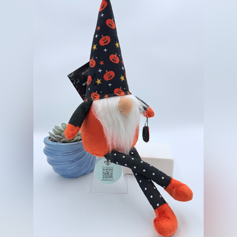 Halloween Gnome with Pumpkin Hat - Picture 5 of 5